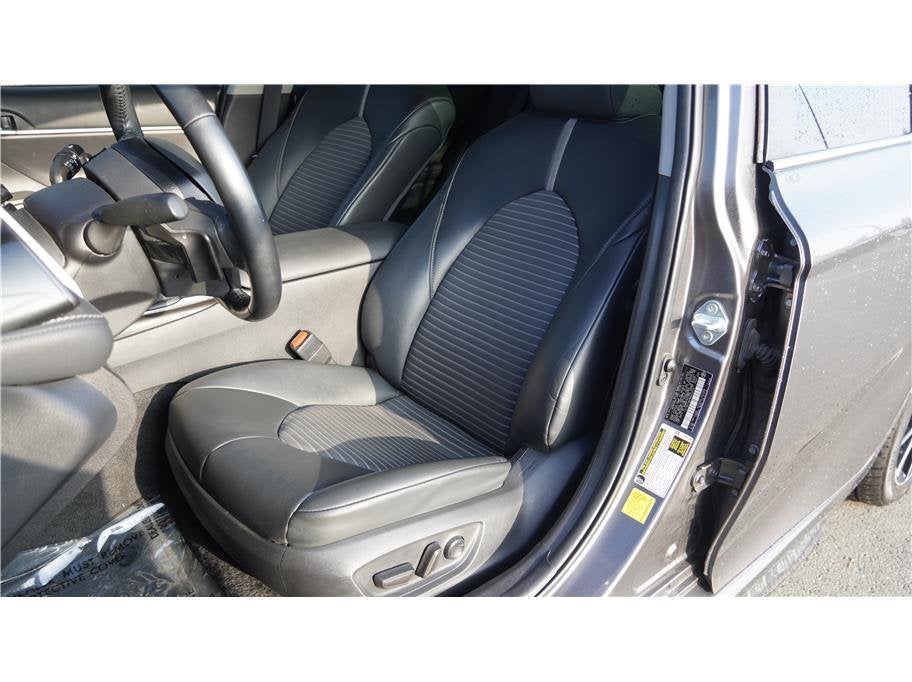 2025 Toyota Camry SE Sedan 4D