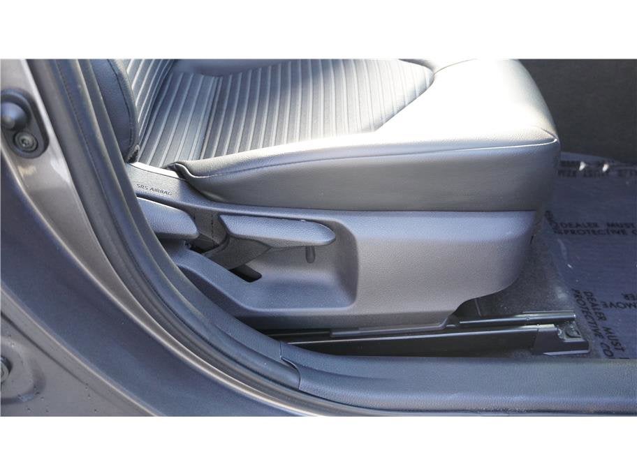 2025 Toyota Camry SE Sedan 4D