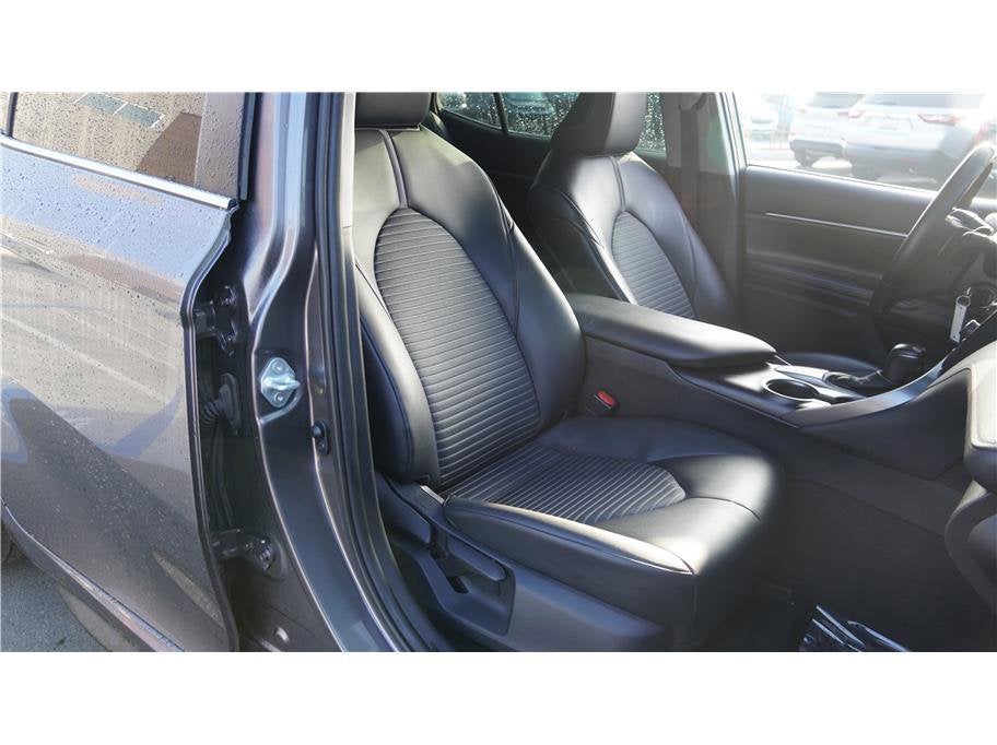 2025 Toyota Camry SE Sedan 4D