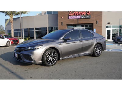 2025 Toyota Camry SE Sedan 4D
