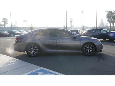 2025 Toyota Camry SE Sedan 4D