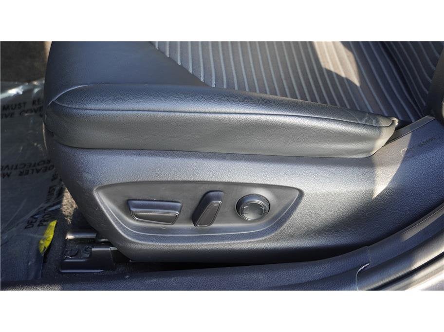 2025 Toyota Camry SE Sedan 4D