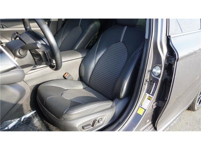 2025 Toyota Camry SE Sedan 4D