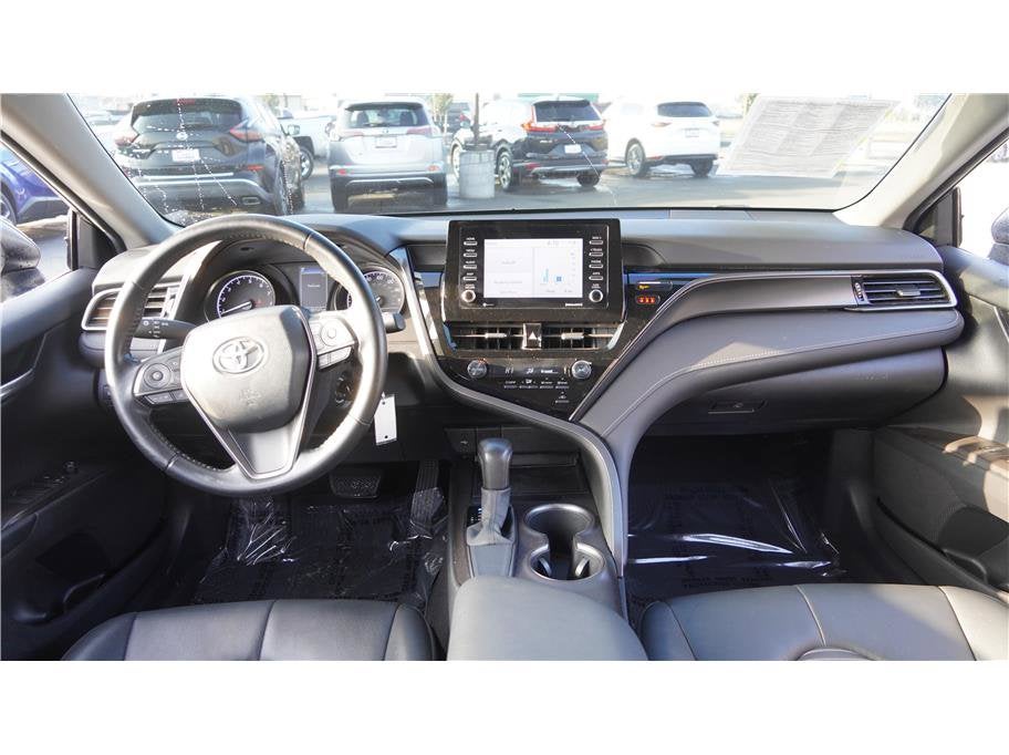 2025 Toyota Camry SE Sedan 4D