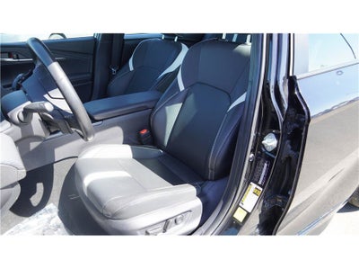 2025 Toyota Camry SE Sedan 4D