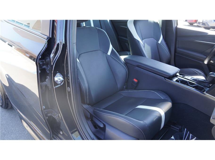 2025 Toyota Camry SE Sedan 4D