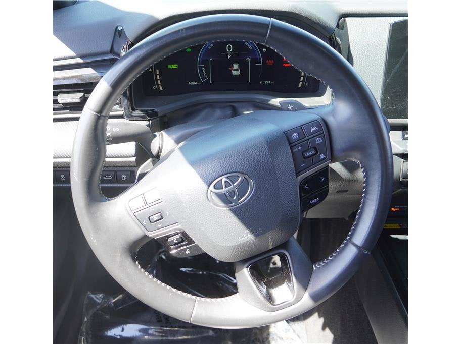 2025 Toyota Camry SE Sedan 4D