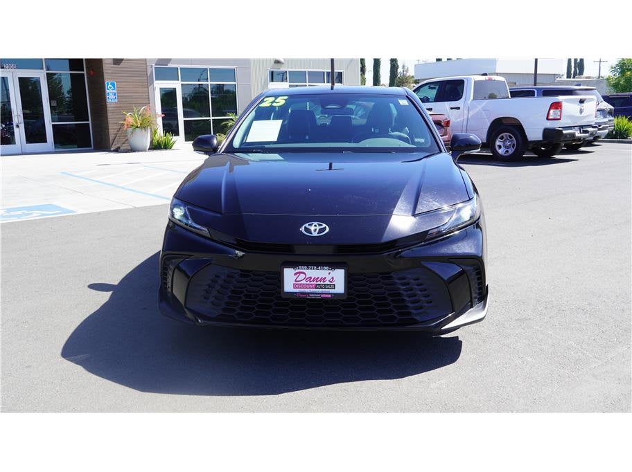 2025 Toyota Camry SE Sedan 4D