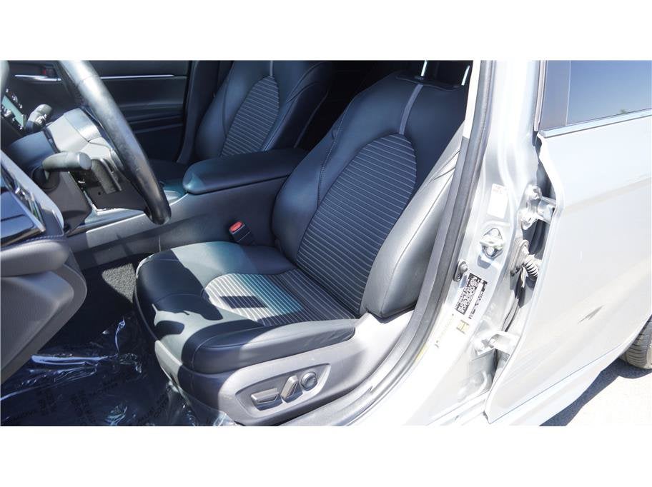 2020 Toyota Camry SE Sedan 4D