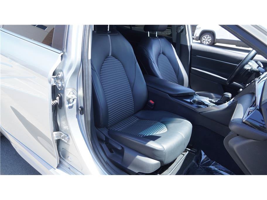 2020 Toyota Camry SE Sedan 4D