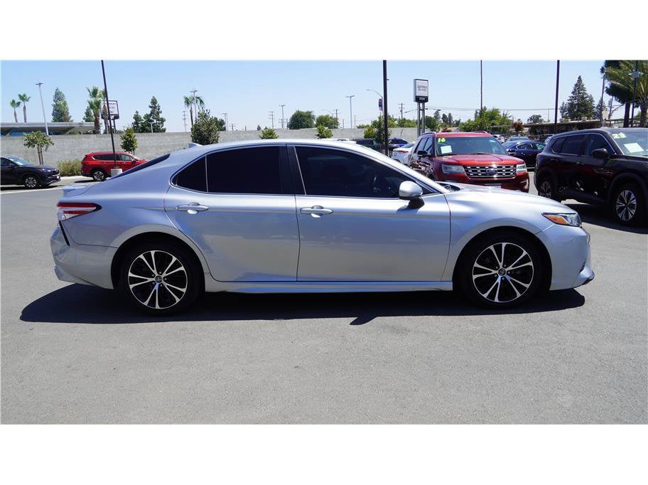 2020 Toyota Camry SE Sedan 4D