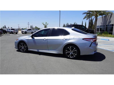 2020 Toyota Camry SE Sedan 4D