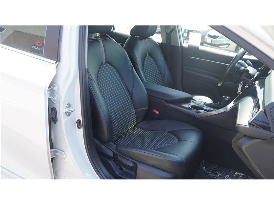2024 Toyota Camry SE Sedan 4D