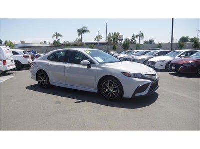 2024 Toyota Camry SE Sedan 4D