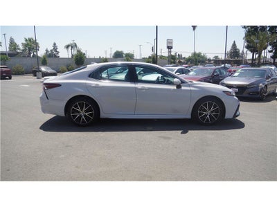 2024 Toyota Camry SE Sedan 4D