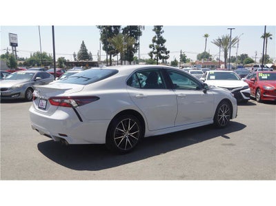 2024 Toyota Camry SE Sedan 4D