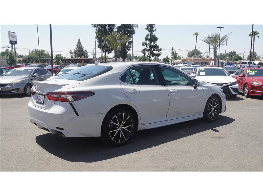 2024 Toyota Camry SE Sedan 4D