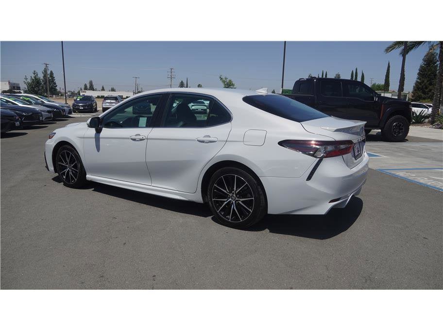 2024 Toyota Camry SE Sedan 4D