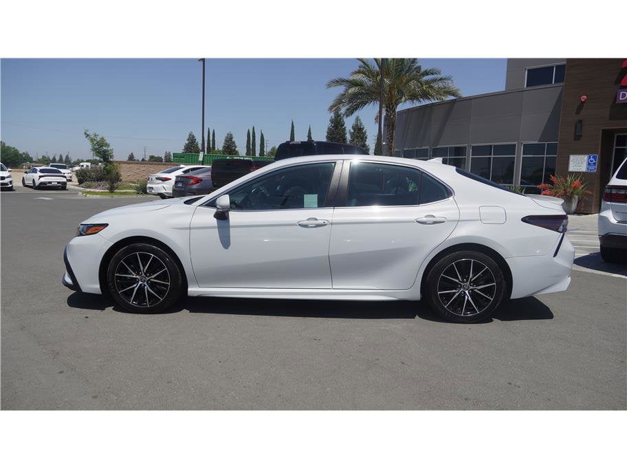 2024 Toyota Camry SE Sedan 4D
