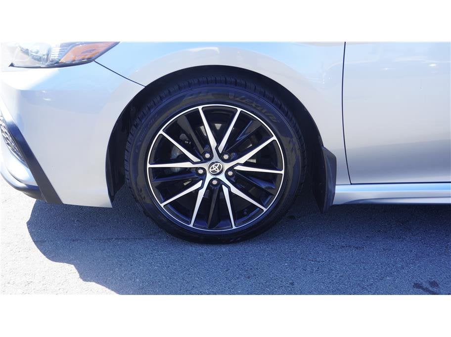 2021 Toyota Camry SE Sedan 4D