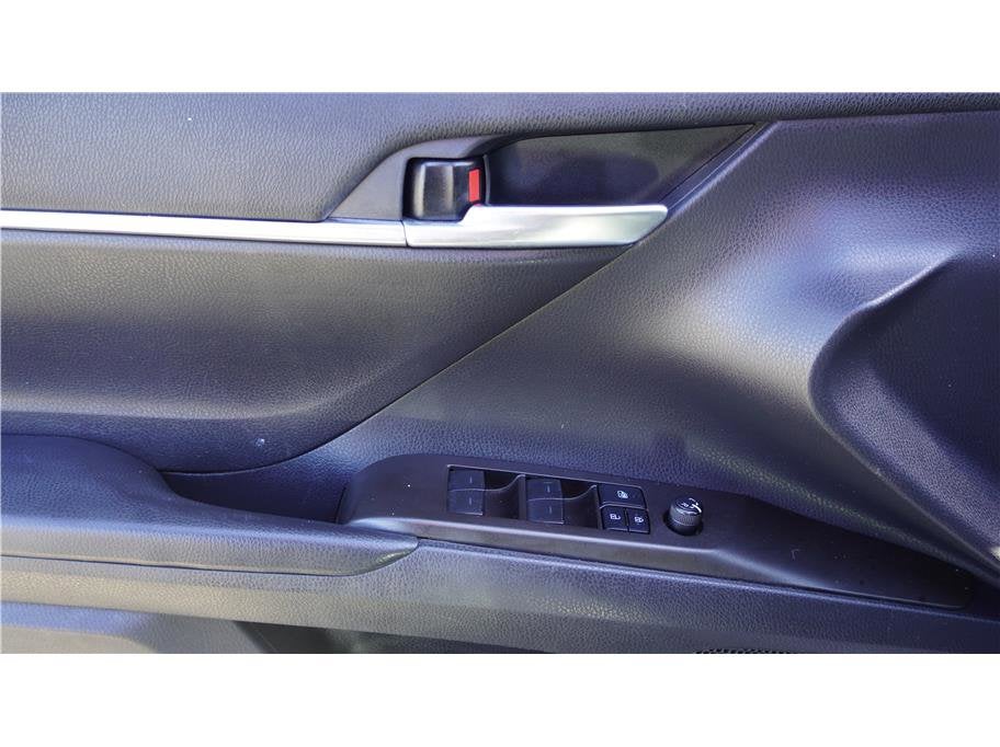 2021 Toyota Camry SE Sedan 4D