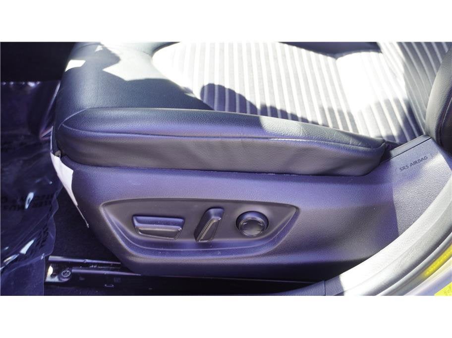 2021 Toyota Camry SE Sedan 4D