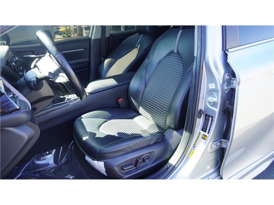 2021 Toyota Camry SE Sedan 4D