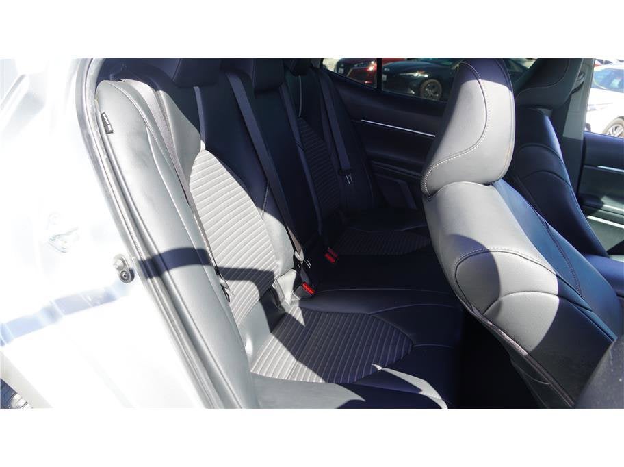 2021 Toyota Camry SE Sedan 4D