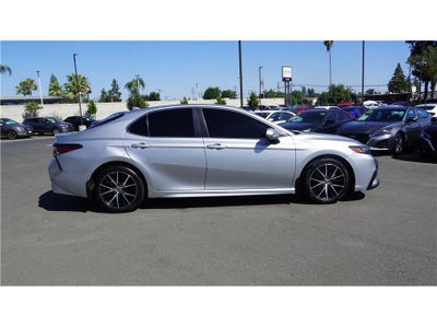 2021 Toyota Camry SE Sedan 4D