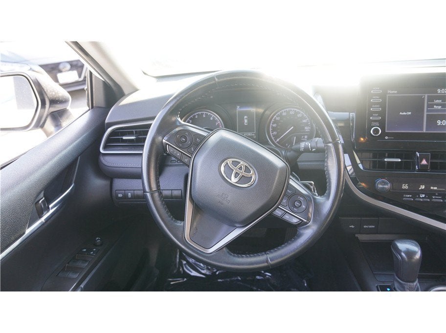 2021 Toyota Camry SE Sedan 4D