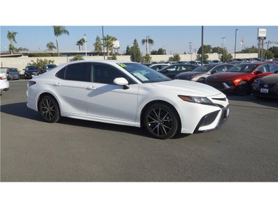 2021 Toyota Camry SE Sedan 4D