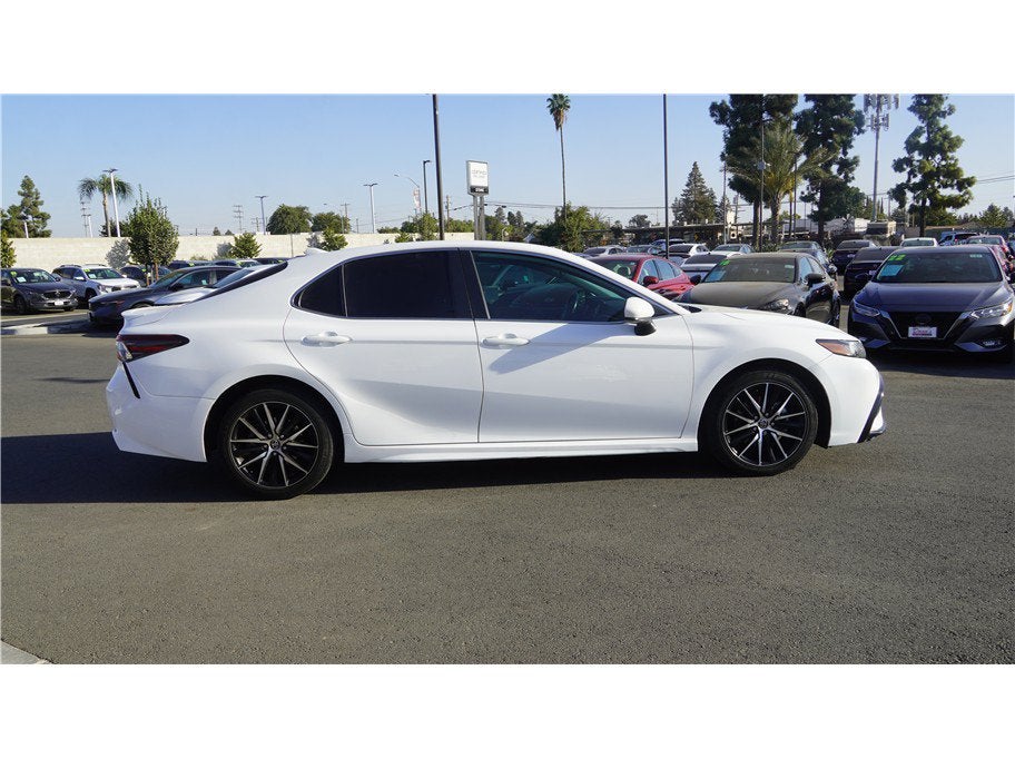 2021 Toyota Camry SE Sedan 4D