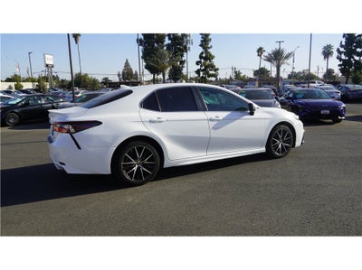 2021 Toyota Camry SE Sedan 4D