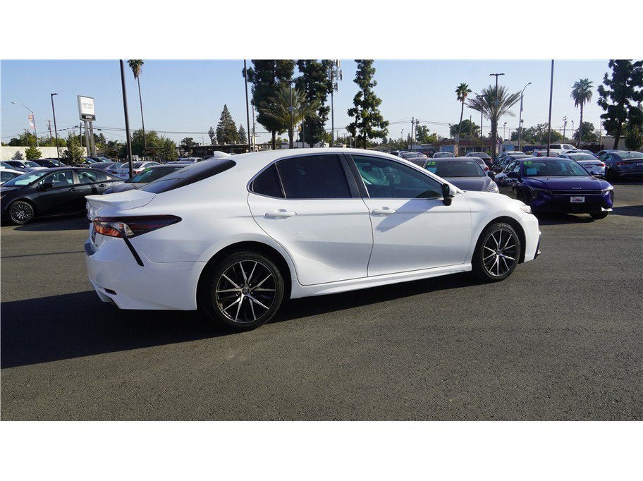 2021 Toyota Camry SE Sedan 4D