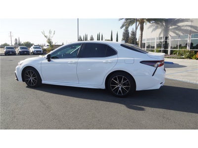 2021 Toyota Camry SE Sedan 4D