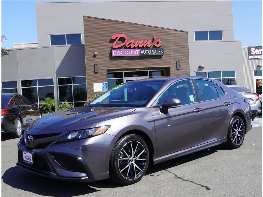 2022 Toyota Camry SE Sedan 4D