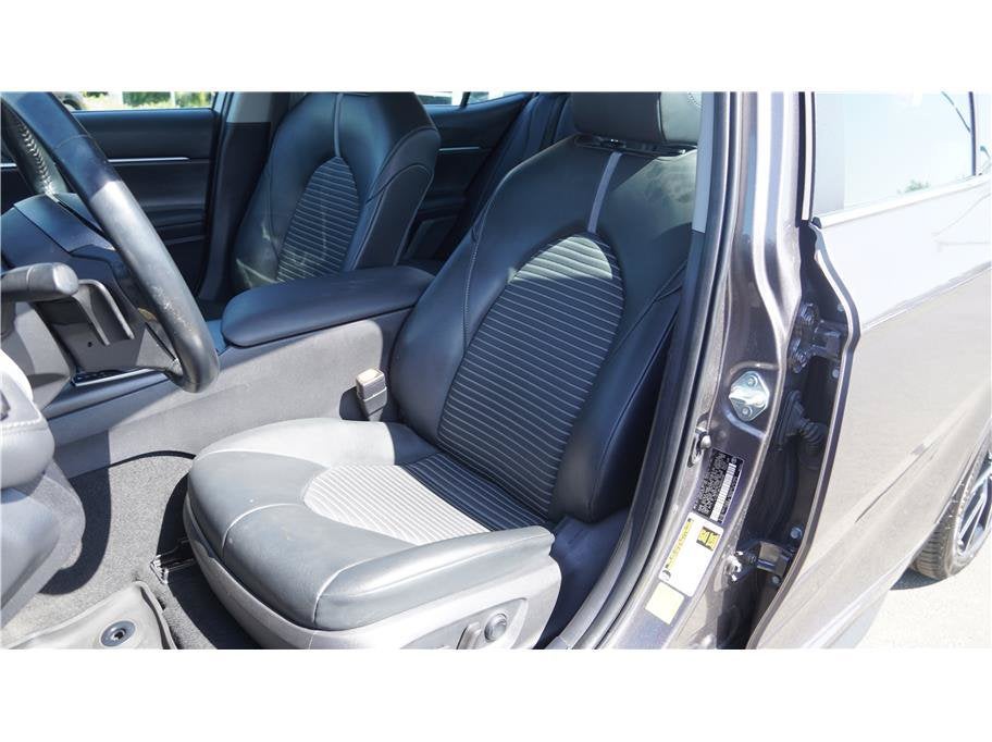 2022 Toyota Camry SE Sedan 4D