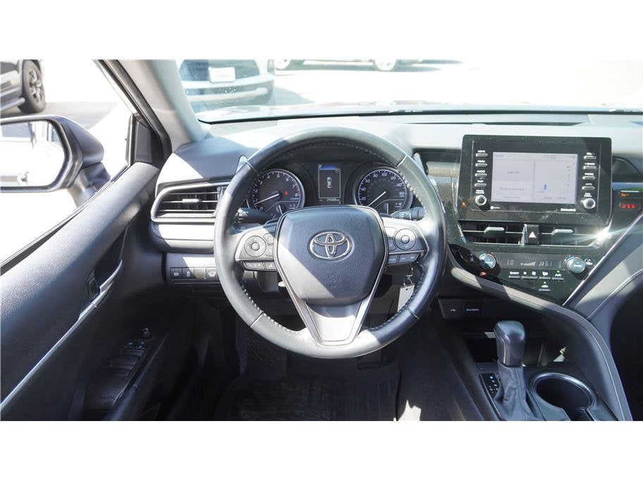 2022 Toyota Camry SE Sedan 4D