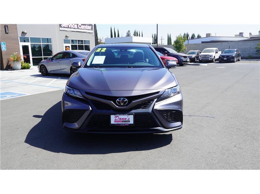 2022 Toyota Camry SE Sedan 4D