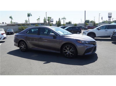 2022 Toyota Camry SE Sedan 4D