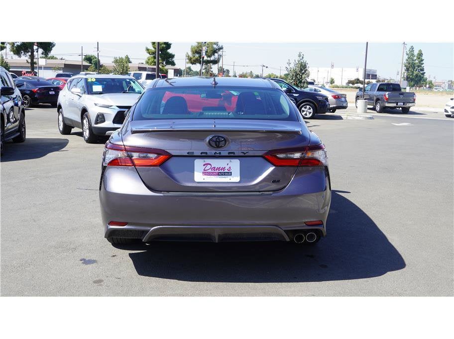 2022 Toyota Camry SE Sedan 4D