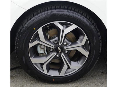 2022 Toyota Camry SE Sedan 4D