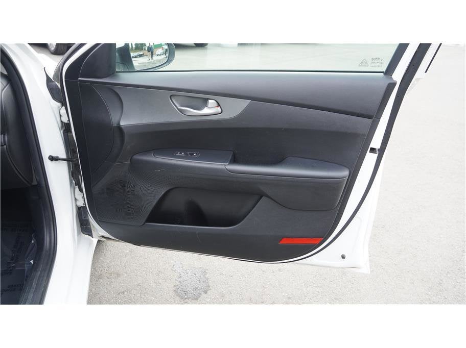 2022 Toyota Camry SE Sedan 4D