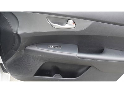 2022 Toyota Camry SE Sedan 4D