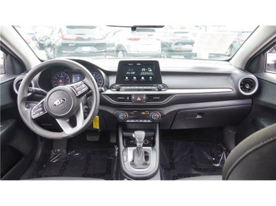 2022 Toyota Camry SE Sedan 4D