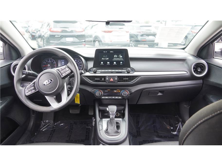 2022 Toyota Camry SE Sedan 4D