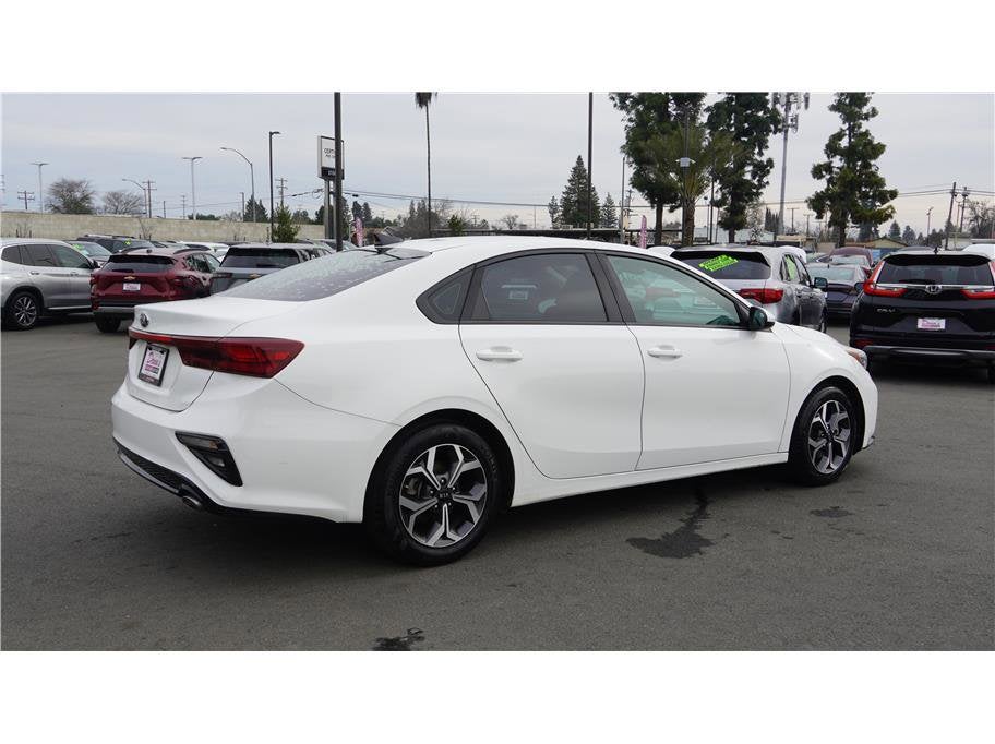 2022 Toyota Camry SE Sedan 4D