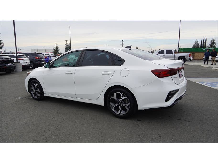 2022 Toyota Camry SE Sedan 4D