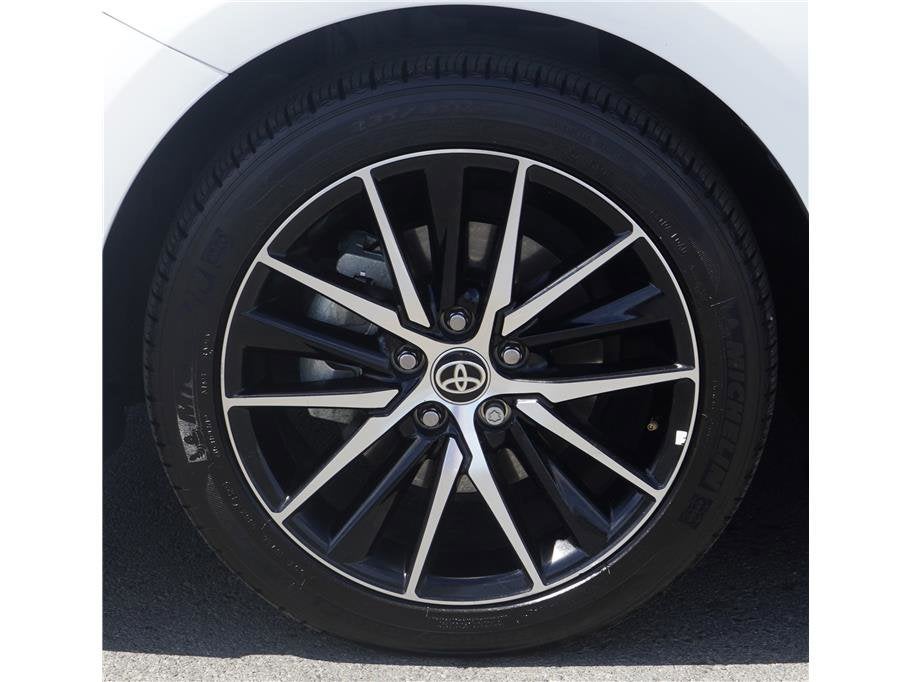 2024 Toyota Camry SE Sedan 4D