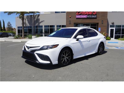 2024 Toyota Camry SE Sedan 4D